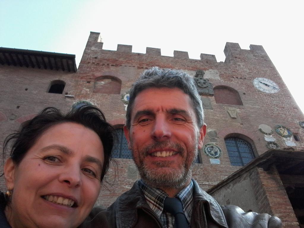 Agriturismo Il Torrione チェルタルド エクステリア 写真