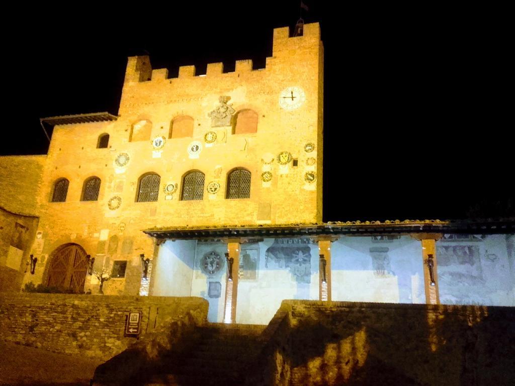 Agriturismo Il Torrione チェルタルド エクステリア 写真