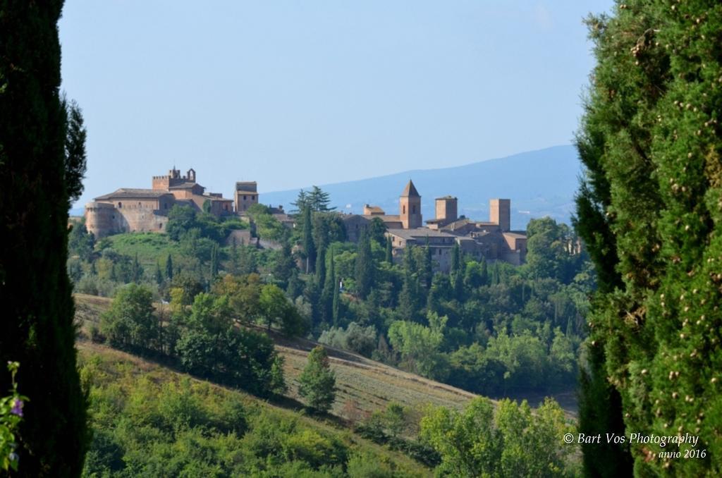 チェルタルド Agriturismo Il Torrioneヴィラ エクステリア 写真