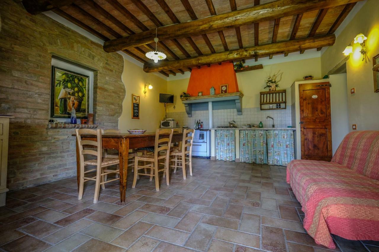 Agriturismo Il Torrione チェルタルド エクステリア 写真
