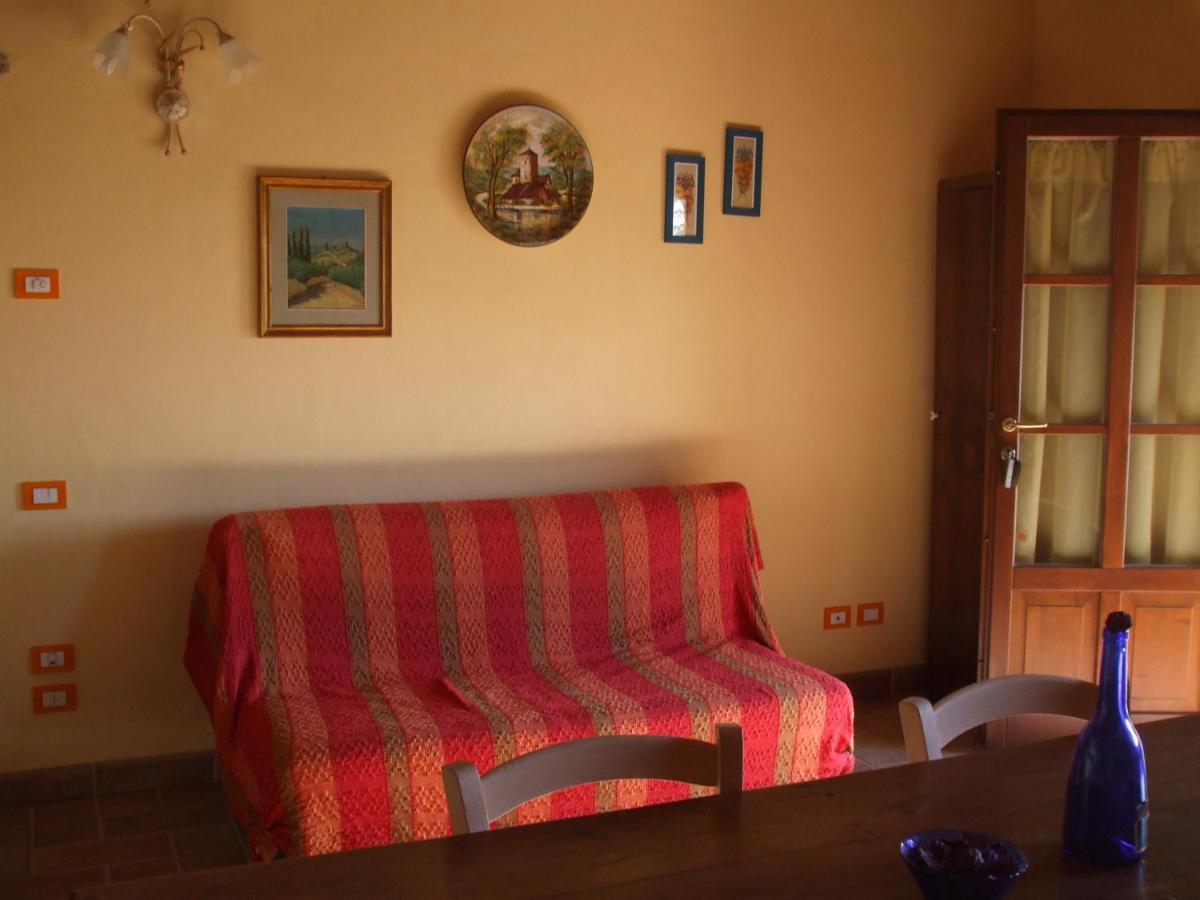 チェルタルド Agriturismo Il Torrioneヴィラ 部屋 写真